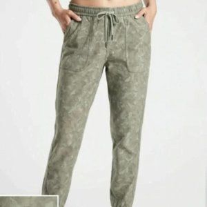 Athleta Printed Farallon Jogger Pants 0 Olive Green Stratum Camo
